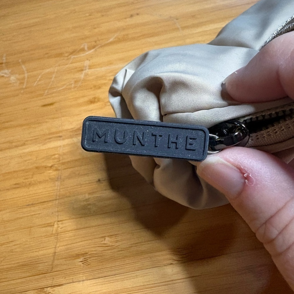 GUC Munthe-Beige Puffer Pouch - Picture 4 of 7